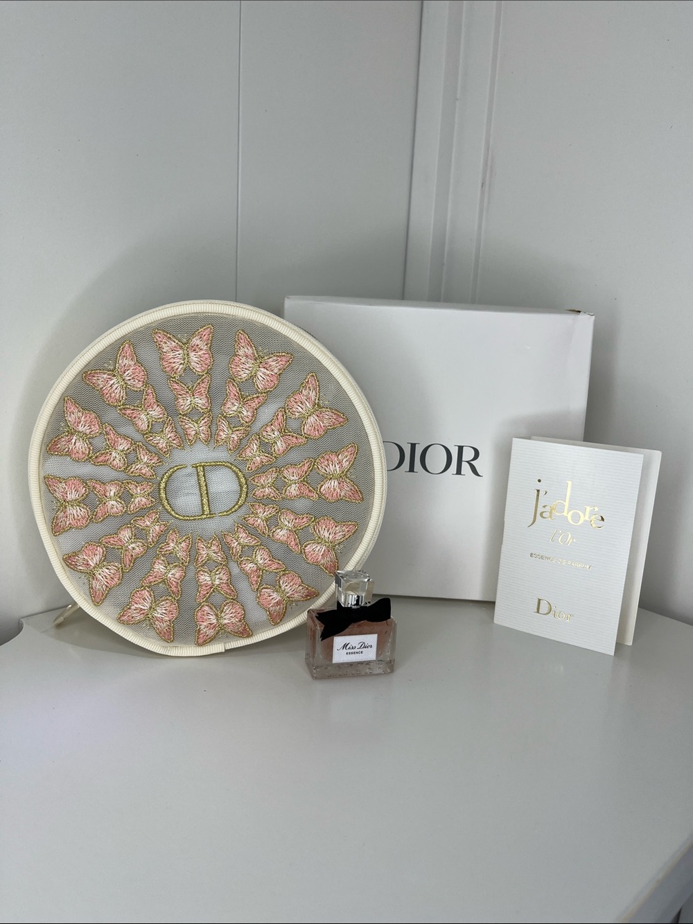 Dior Butterfly Pouch + Miss Dior Mini & J’adore L’Or Gift Set - Picture 7 of 7